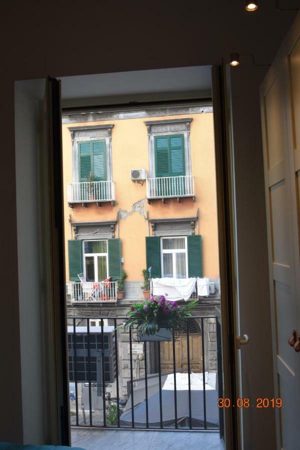 Incanto A Chiaia Napoli Bagian luar foto